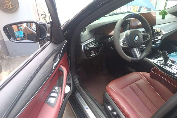 Used BMW 5 Series 2021 530Li Leading Model M Sport Package Driver Seat