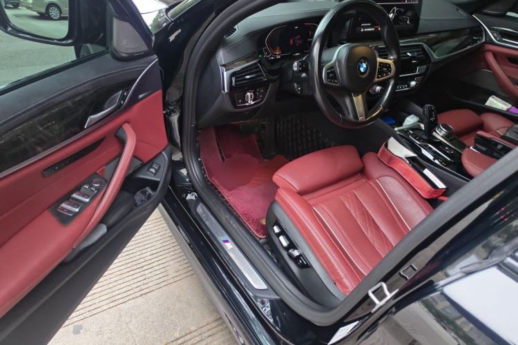 Used BMW 5 Series 2021 530Li Luxury Edition M Sport Package Driver Seat