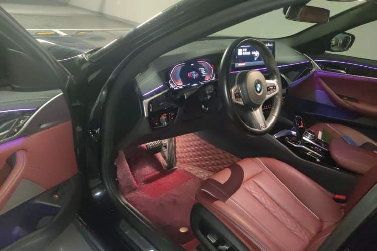 Used BMW 5 Series 2021 Facelifted 525Li M Sport Package Driver Seat