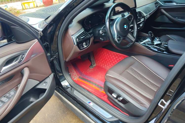 Used BMW 5 Series 2021 Facelifted 530Li Leading Edition M Sport Package Driver Seat