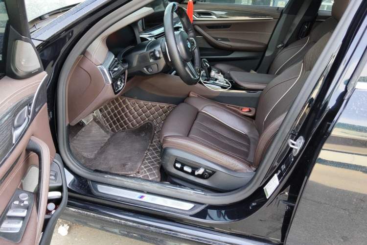 Used BMW 5 Series 2021 530Li Luxury Edition M Sport Package Driver Seat