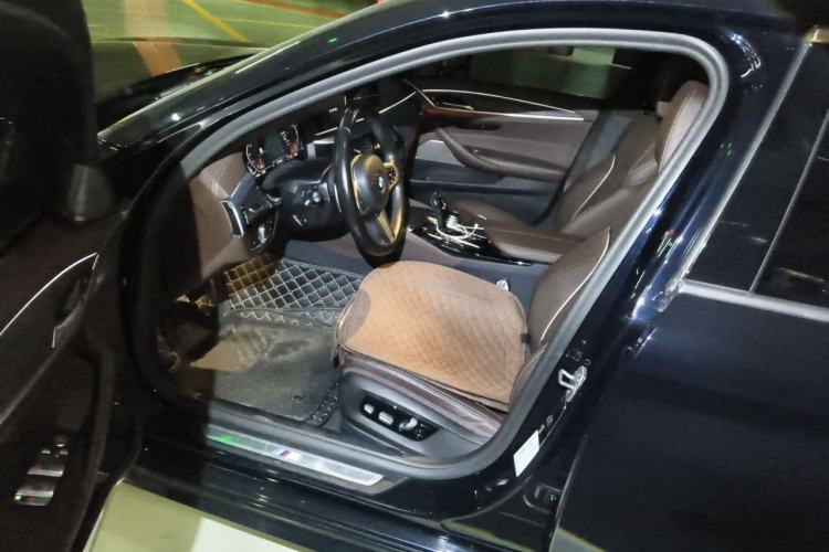 Used BMW 5 Series 2021 Restyled 530Li Luxury Edition M Sport Package Driver Seat