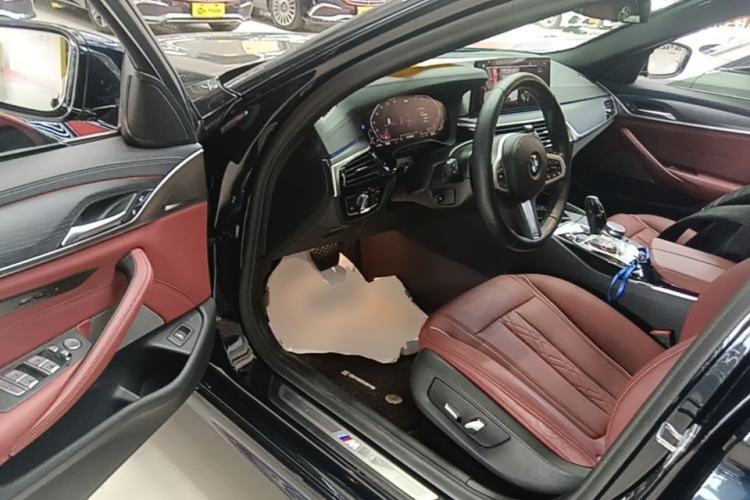Used BMW 5 Series 2021 Facelifted 530Li Leading Edition M Sport Package Driver Seat