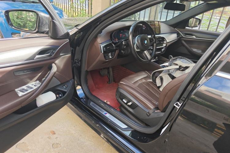 Used BMW 5 Series 2021 Facelifted 530Li Leading Edition M Sport Package Driver Seat