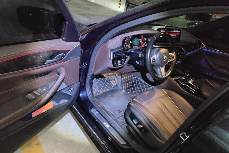 Used BMW 5 Series 2021 525Li M Sport Package Driver Seat