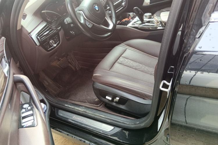 Used BMW 5 Series 2021 530Li Leading Luxury Package Driver Seat