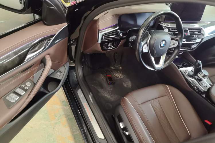 Used BMW 5 Series 2021 525Li Luxury Package Driver Seat