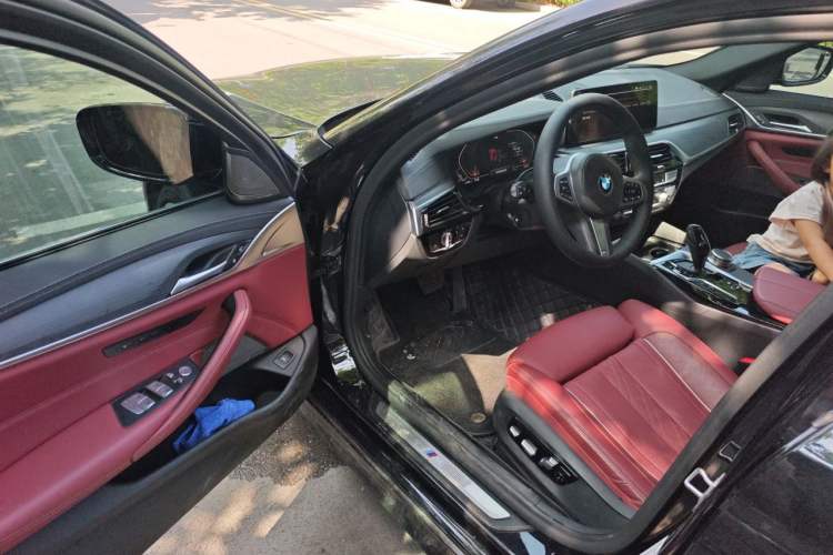 Used BMW 5 Series 2021 Restyled 530Li Luxury Edition M Sport Package Driver Seat