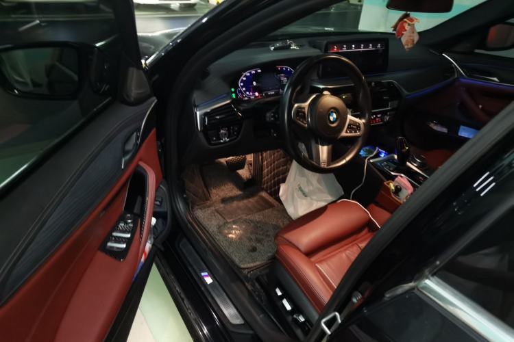 Used BMW 5 Series 2021 530Li Luxury Edition M Sport Package Driver Seat