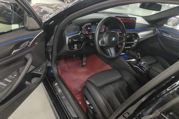 Used BMW 5 Series 2021 530i M Sport Package Driver Seat