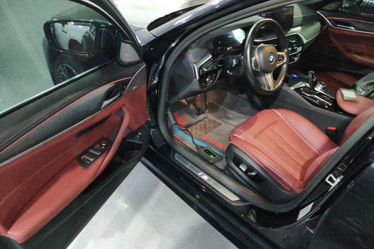 Used BMW 5 Series 2021 530Li Leading Model M Sport Package Driver Seat