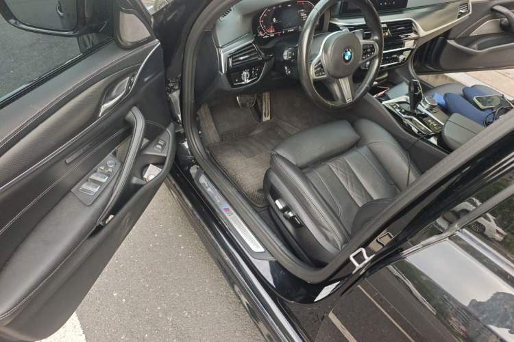 Used BMW 5 Series 2021 530i M Sport Package Driver Seat