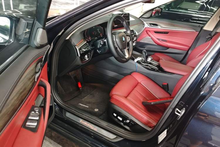 Used BMW 5 Series 2021 530Li Luxury Edition Premium Package Driver Seat