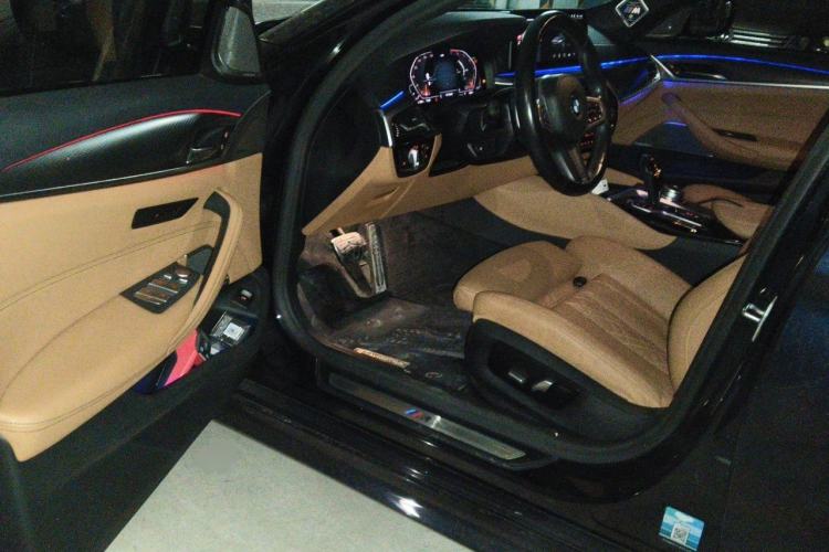 Used BMW 5 Series 2021 530i M Sport Package Driver Seat