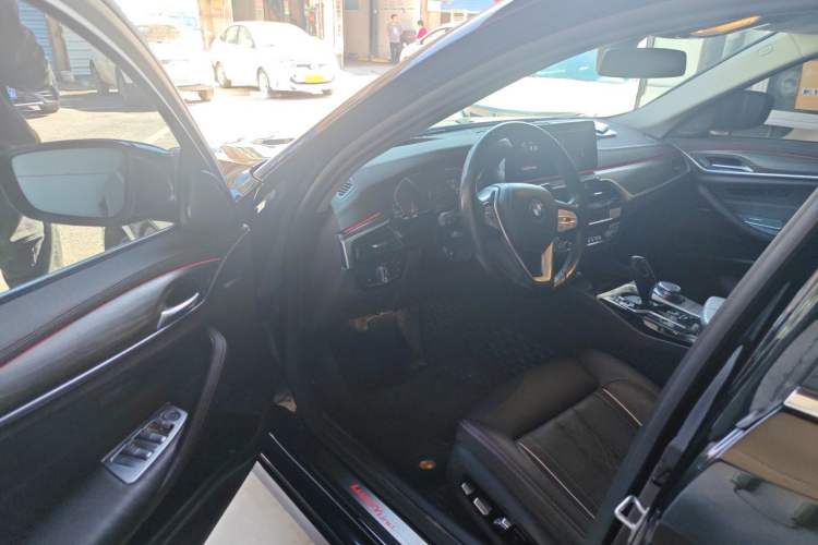 Used BMW 5 Series 2021 530Li Luxury Edition Premium Package Driver Seat
