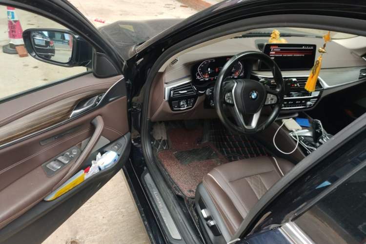 Used BMW 5 Series 2021 Restyled 530Li Leading Edition Luxury Package Driver Seat