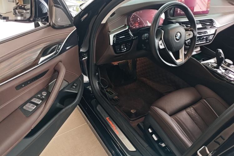 Used BMW 5 Series 2021 530Li Luxury Edition Premium Package Driver Seat
