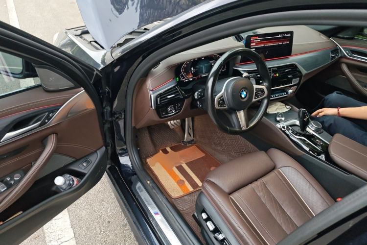 Used BMW 5 Series 2021 Restyled 530Li Luxury Edition M Sport Package Driver Seat