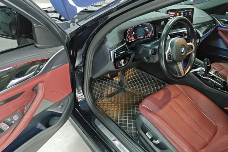 Used BMW 5 Series 2021 525Li M Sport Package Driver Seat