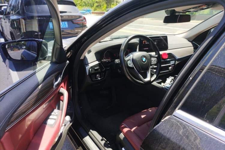 Used BMW 5 Series 2021 Restyled 530Li Leading Edition Luxury Package Driver Seat