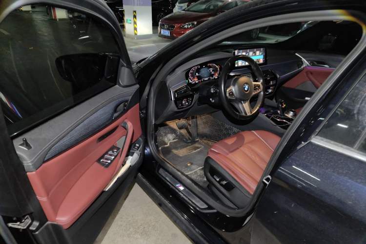 Used BMW 5 Series 2021 530Li xDrive M Sport Package Driver Seat