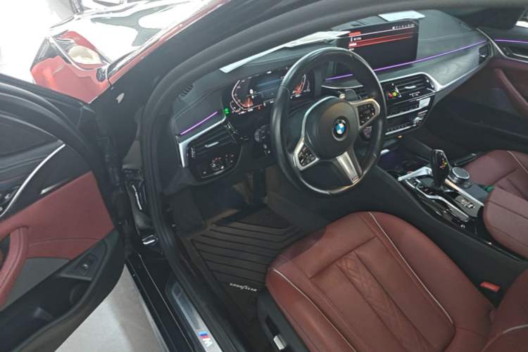 Used BMW 5 Series 2021 Facelifted 530Li Leading Edition M Sport Package Driver Seat