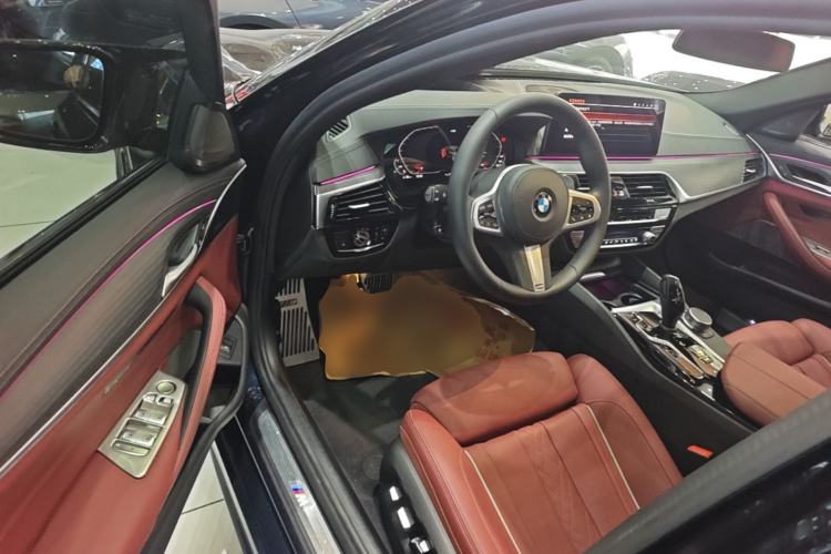 Used BMW 5 Series 2021 530Li Luxury Edition M Sport Package Driver Seat