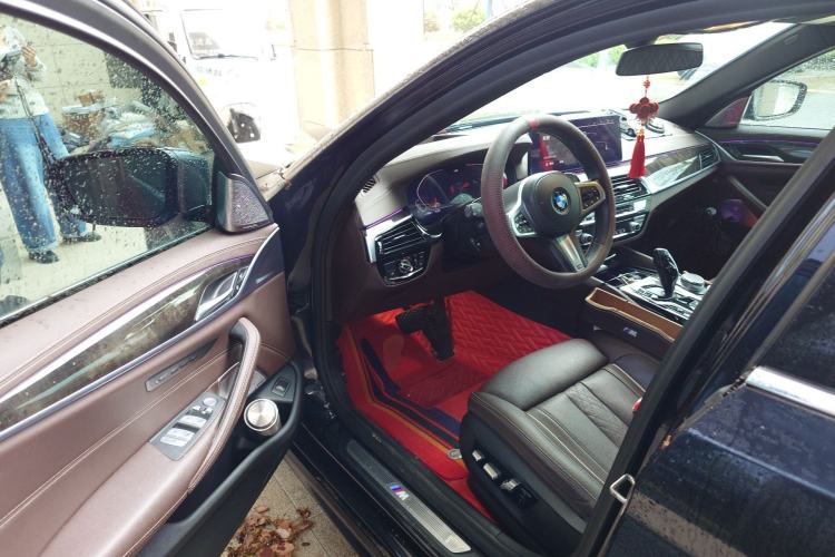Used BMW 5 Series 2021 Restyled 530Li Luxury Edition M Sport Package Driver Seat