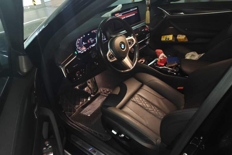 Used BMW 5 Series 2021 530i M Sport Package Driver Seat