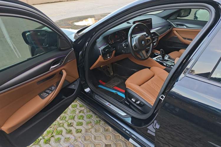 Used BMW 5 Series 2021 530i M Sport Package Driver Seat
