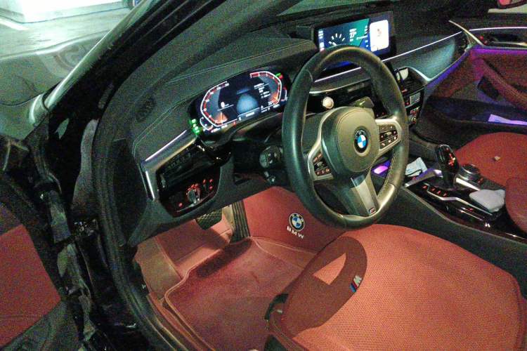 Used BMW 5 Series 2021 530Li Leading Model M Sport Package Driver Seat