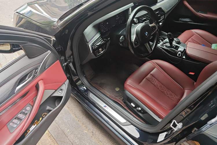 Used BMW 5 Series 2021 530Li Leading Model M Sport Package Driver Seat