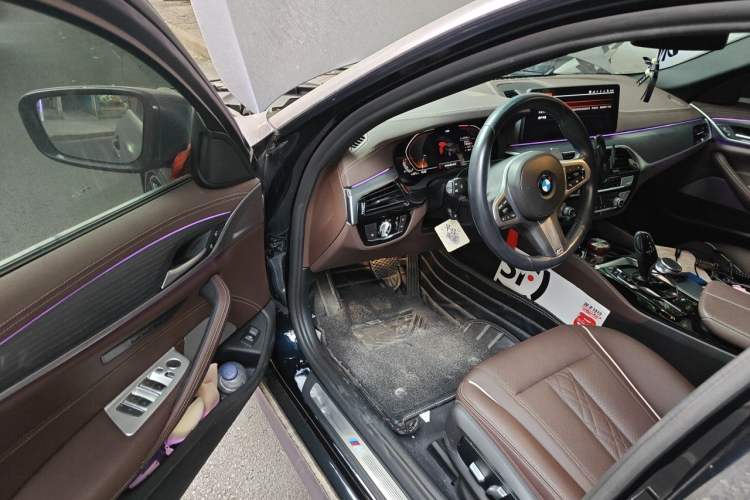 Used BMW 5 Series 2021 Facelifted 530Li Leading Edition M Sport Package Driver Seat