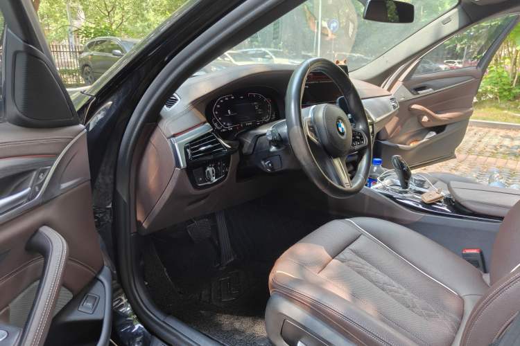 Used BMW 5 Series 2021 Facelifted 530Li Executive M Sport Package Driver Seat