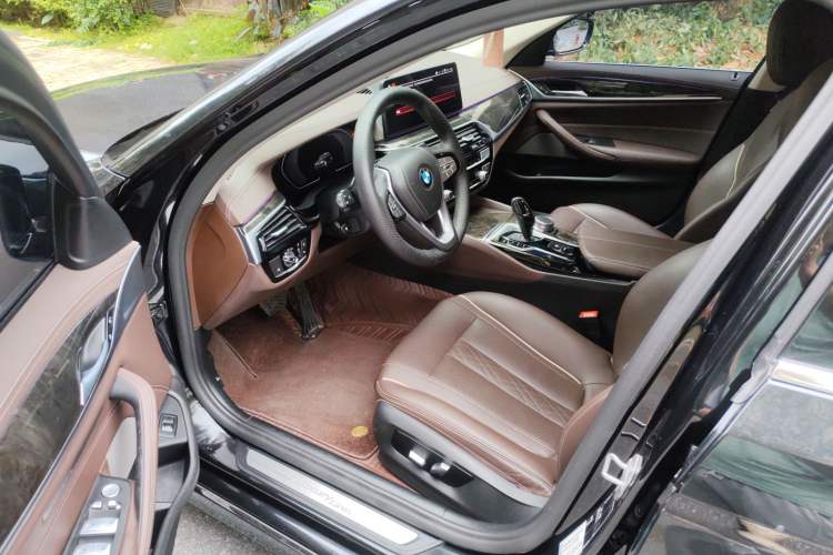 Used BMW 5 Series 2021 525Li Luxury Package Driver Seat
