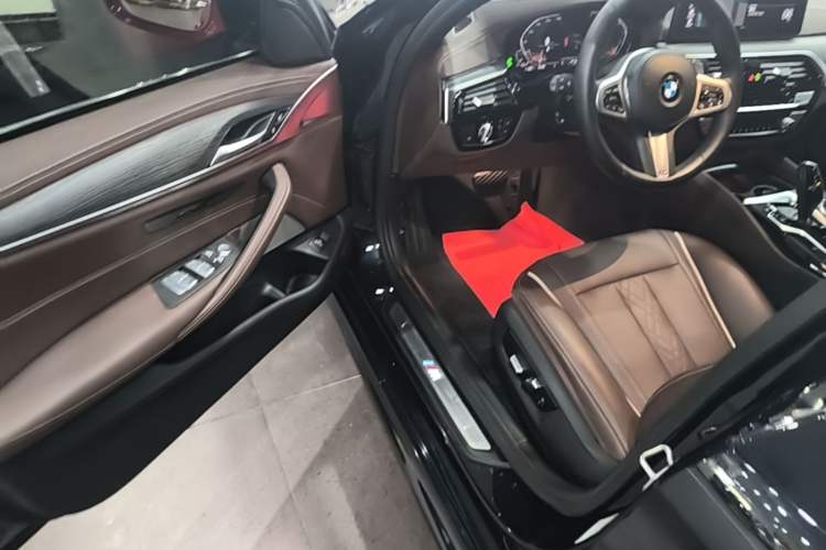 Used BMW 5 Series 2021 530Li Leading Model M Sport Package Driver Seat