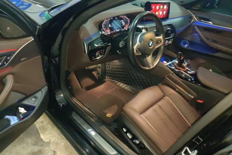 Used BMW 5 Series 2021 530Li Luxury Edition M Sport Package Driver Seat