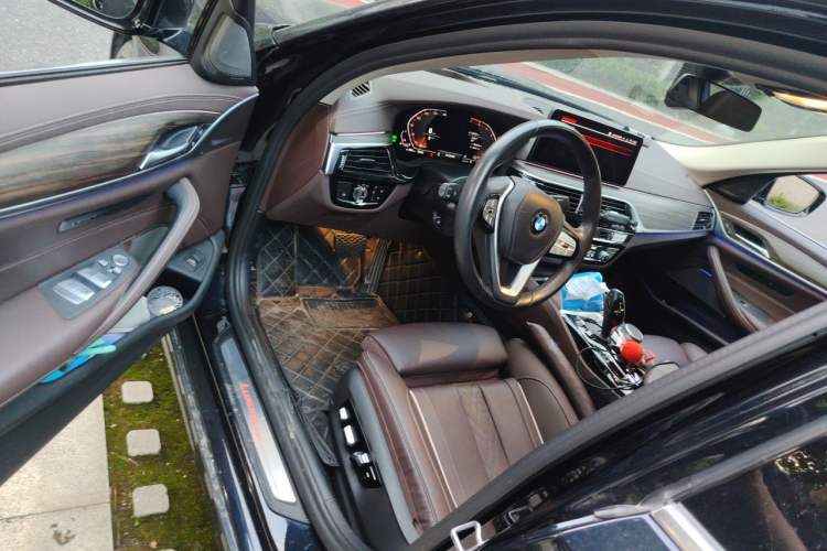 Used BMW 5 Series 2021 530Li Luxury Edition Premium Package Driver Seat