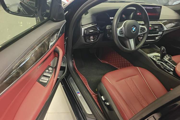 Used BMW 5 Series 2021 Facelifted 525Li M Sport Package Driver Seat