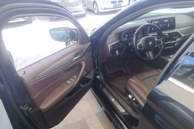 Used BMW 5 Series 2021 530Li Leading Model M Sport Package Driver Seat