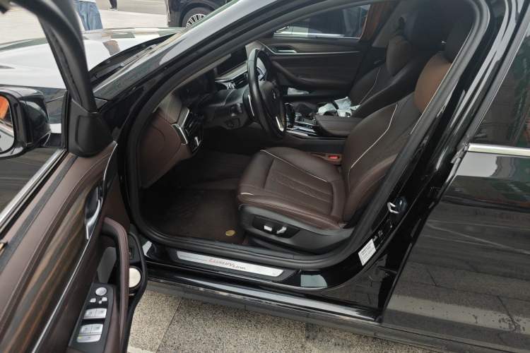 Used BMW 5 Series 2021 Restyled 530Li Leading Edition Luxury Package Driver Seat