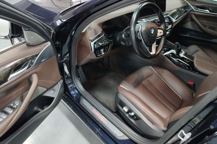 Used BMW 5 Series 2021 525Li Luxury Package Driver Seat
