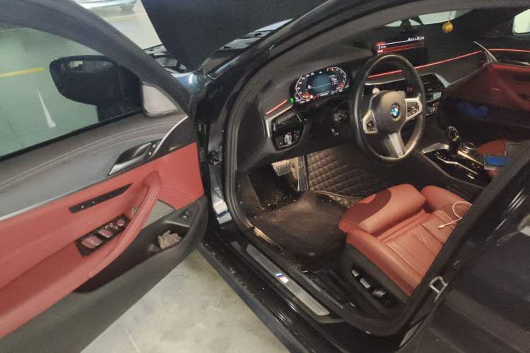 Used BMW 5 Series 2021 Restyled 530Li Luxury Edition M Sport Package Driver Seat