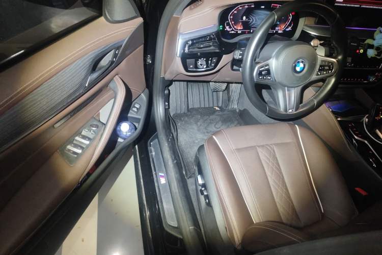 Used BMW 5 Series 2021 530Li Leading Model M Sport Package Driver Seat