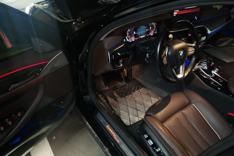 Used BMW 5 Series 2021 530Li Luxury Edition Premium Package Driver Seat