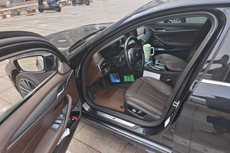 Used BMW 5 Series 2021 530Li Leading Model M Sport Package Driver Seat
