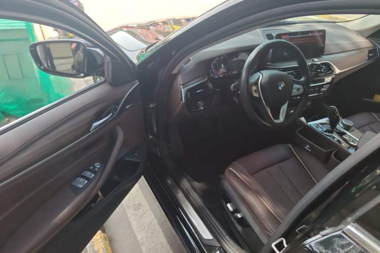 Used BMW 5 Series 2021 530Li Leading Luxury Package Driver Seat