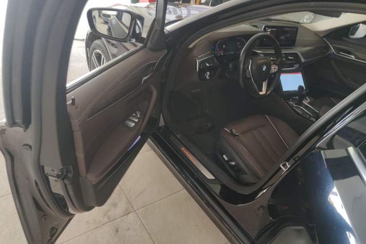 Used BMW 5 Series 2021 530Li Leading Luxury Package Driver Seat