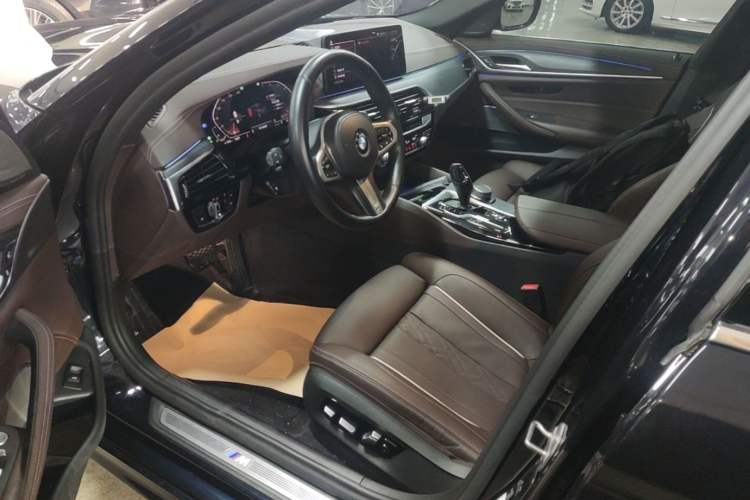 Used BMW 5 Series 2021 Restyled 530Li Luxury Edition M Sport Package Driver Seat