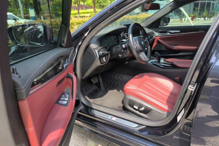Used BMW 5 Series 2021 Facelifted 525Li M Sport Package Driver Seat